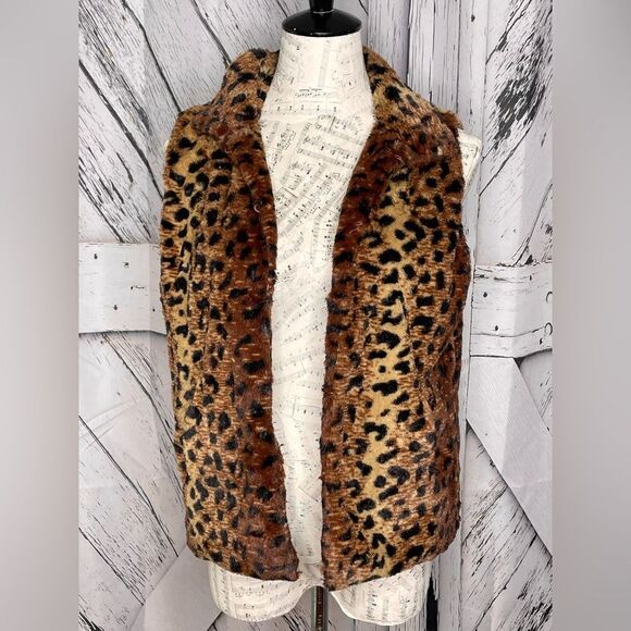 Betsey Johnson Jackets & Blazers - Betsey Johnson Faux Fur Leopard Cheetah Vest M